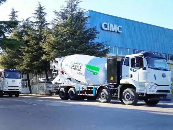 中集凌宇2025年喜迎開(kāi)門(mén)紅，解放＆凌宇新能源攪拌車(chē)批量啟航赴華南大區(qū)！