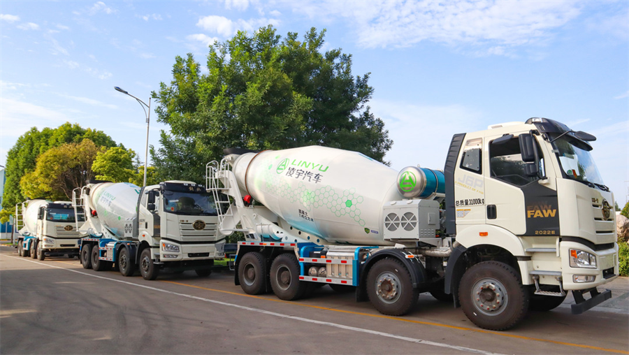 秋高氣爽，再傳捷報！50臺凌宇混動攪拌車奔赴華東，盡顯靚麗風采