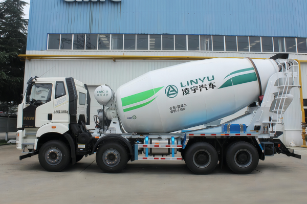 混動攪拌車的維護成本與常規(guī)燃油車相比如何？