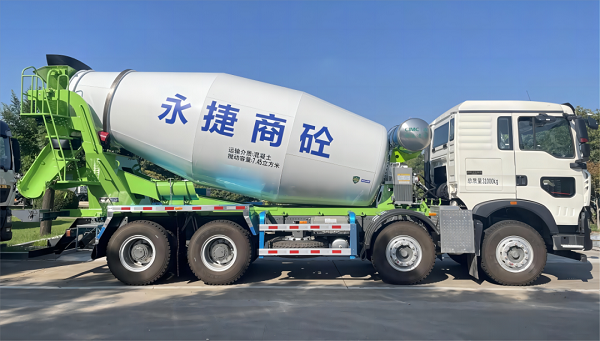 【發(fā)車新聞】重汽&凌宇攪拌車交付客戶！