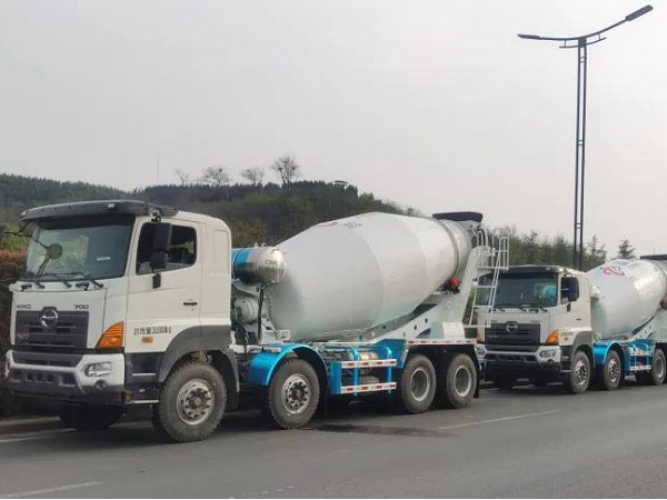 “攪”得不錯(cuò)，再來(lái)一波！凌宇攪拌車(chē)批量交付華南老客戶