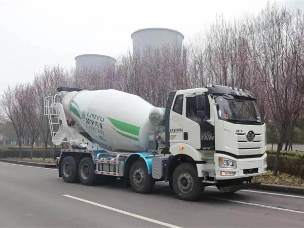 【重卡新聞】8月份重卡市場銷量僅5.6萬輛大降57%，“金九”會變“銅九”嗎？